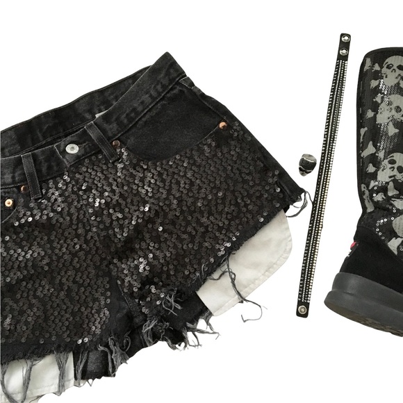 new Levi's® ★ LF Furst of a Kind ★ Upcycled Vintage Sequin Cut Off Denim Short ★ - Picture 9 of 16